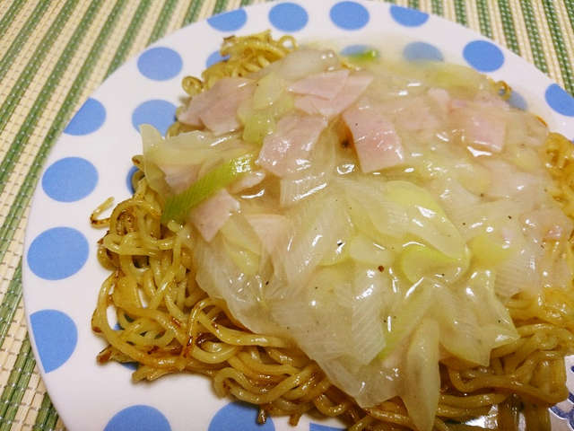 休日ランチに♫簡単ネギ塩あんかけ焼きそば